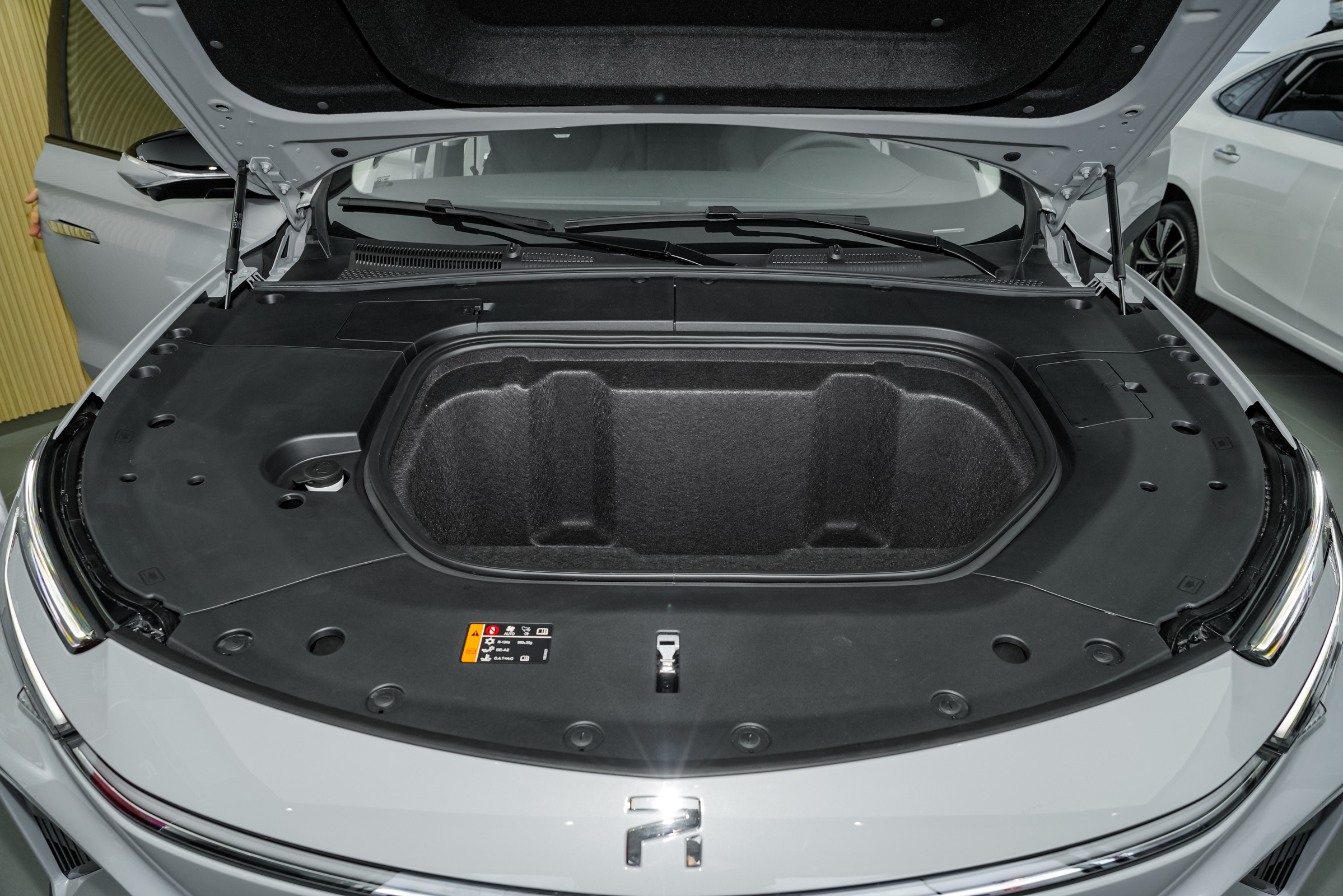 国产纯电SUV，续航505km，轴距2800mm，飞凡MARVEL R整体如何？