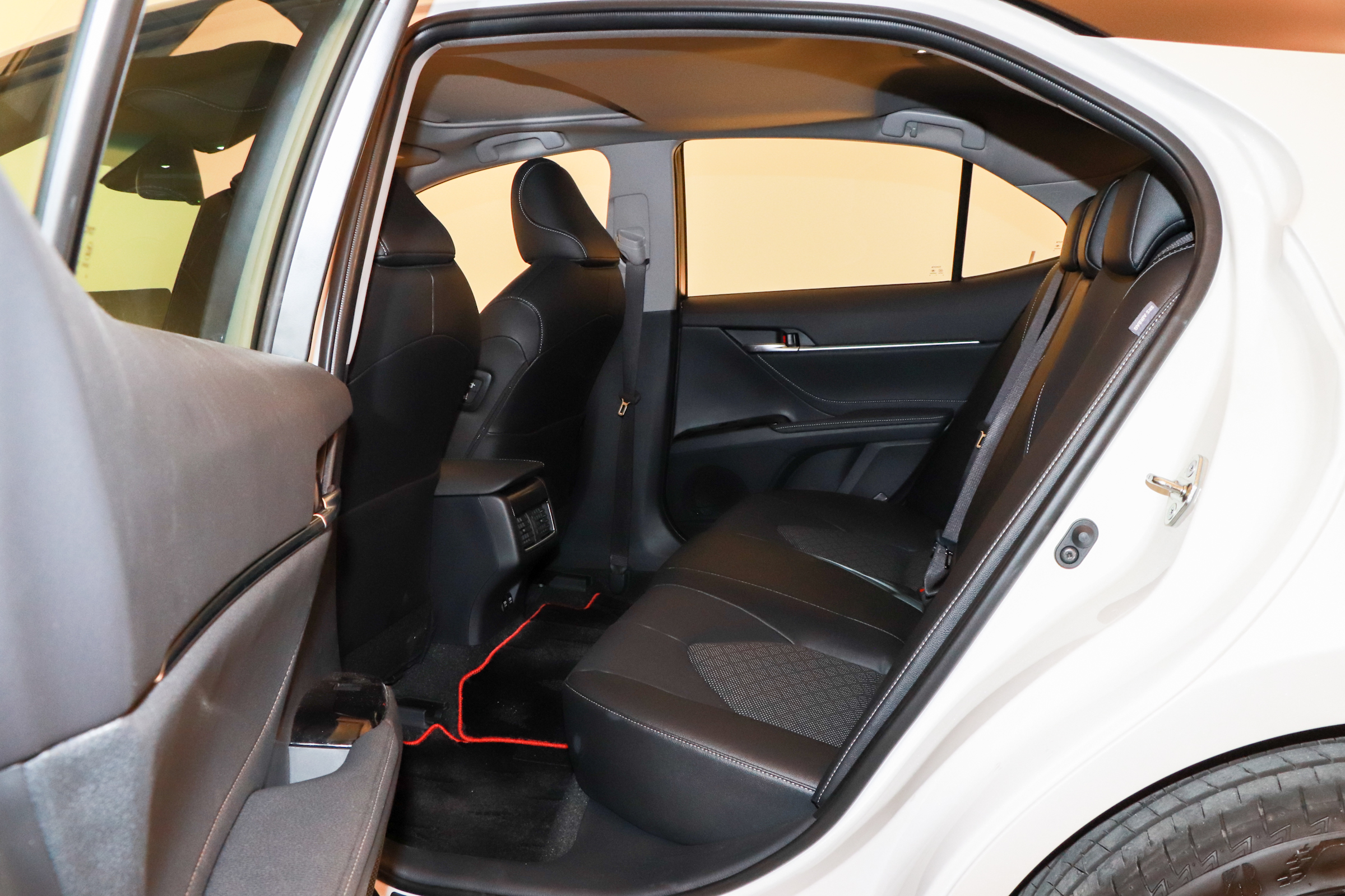 新车 | 挑战同级“销冠”有戏吗？新一代福特蒙迪欧对比丰田凯美瑞