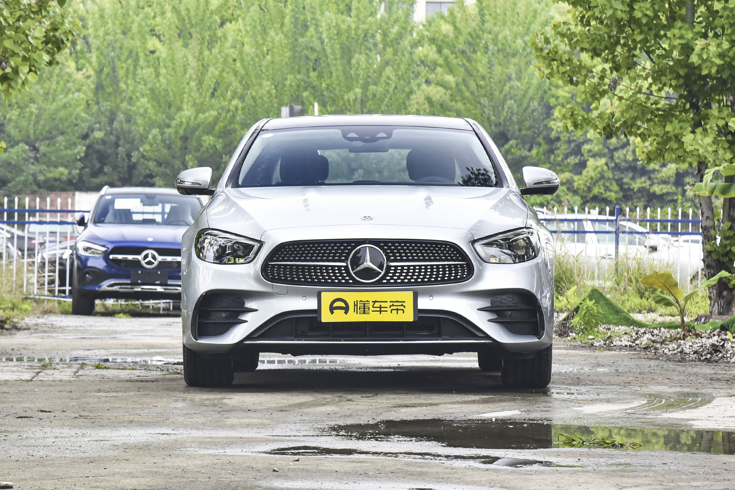 新车｜配置调整，售价保持不变，新款奔驰E级PHEV上市