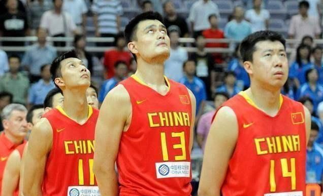 如果全在巅峰期的话，中国男篮历史上最强的五人组应该是哪五位？
