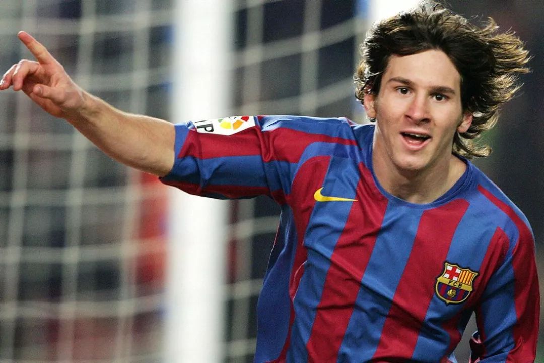 2021年7月,梅西带领阿根廷获得美洲杯冠军,终于实现了成年国家队冠军