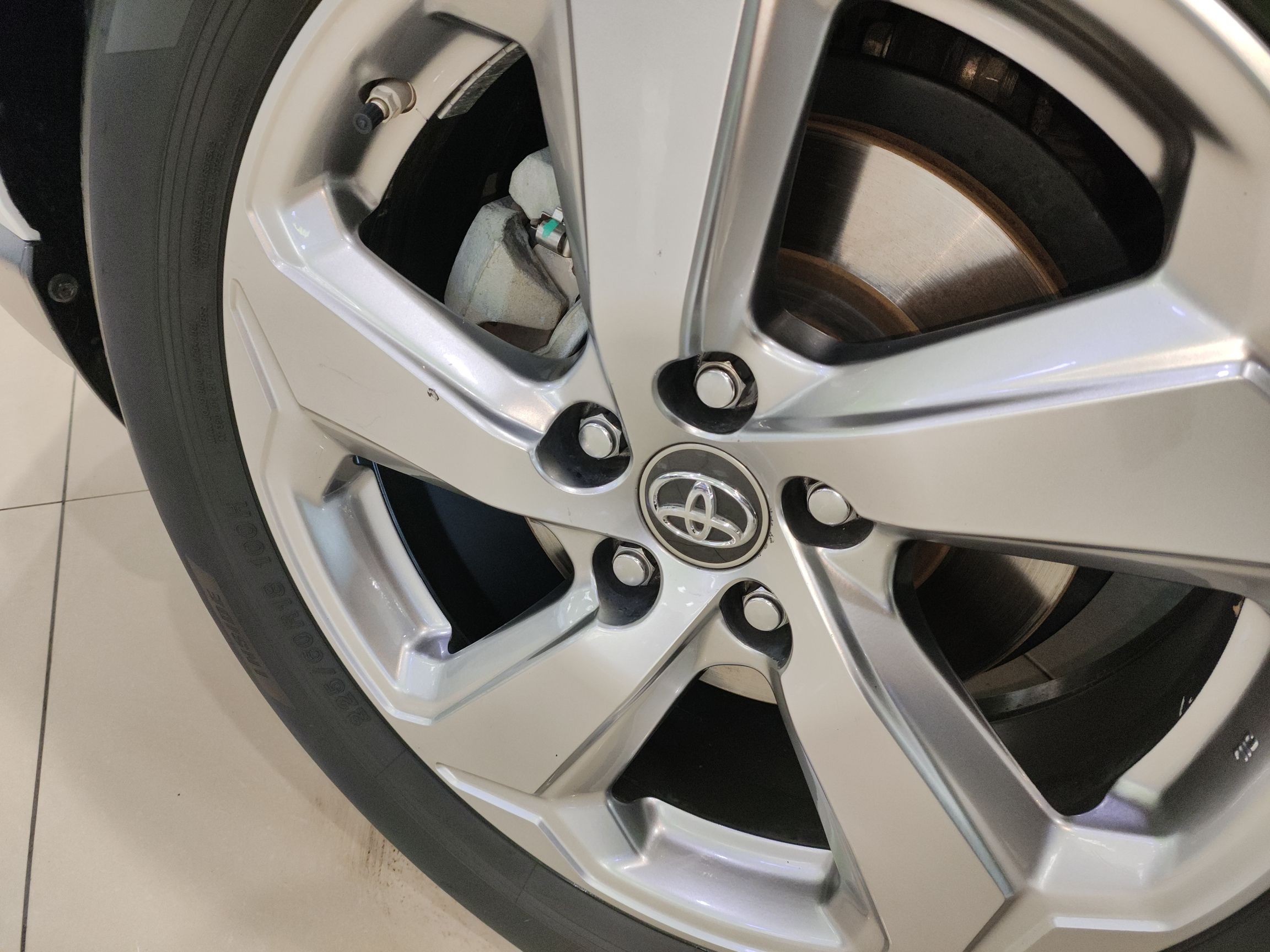 家用代步SUV之选，2020款丰田RAV4荣放，一手车况仅售10.88万