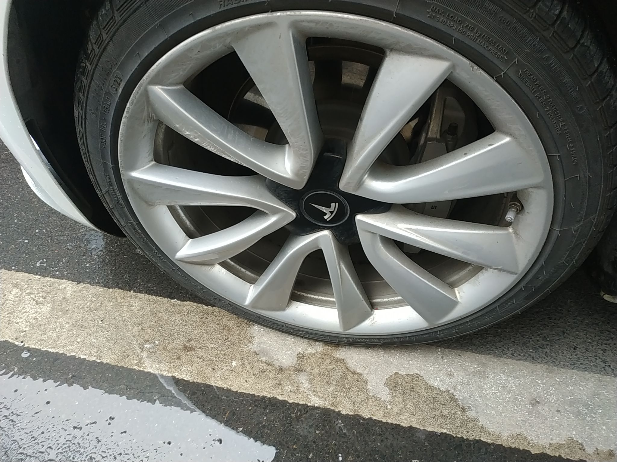 2019款特斯拉Model3，纯电出行新选择，10万级能入手吗？