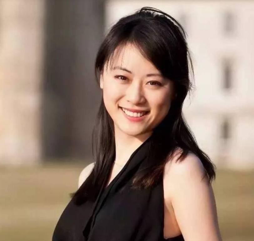 傅晓田(凤凰卫视主持人现状:有人神隐,有人黑红到底,整体青黄不接)