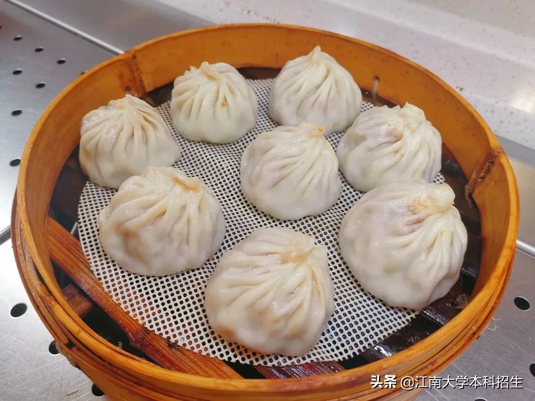 一年四季不重样，4个食堂300多种美食，江苏这所大学堪称“人间宝藏”！