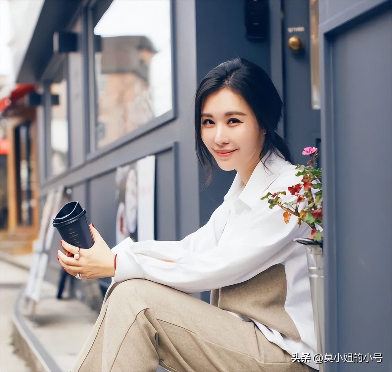 周末两天爆出8个瓜，新恋情、哭穷卖惨、车祸死亡，个个都是大瓜