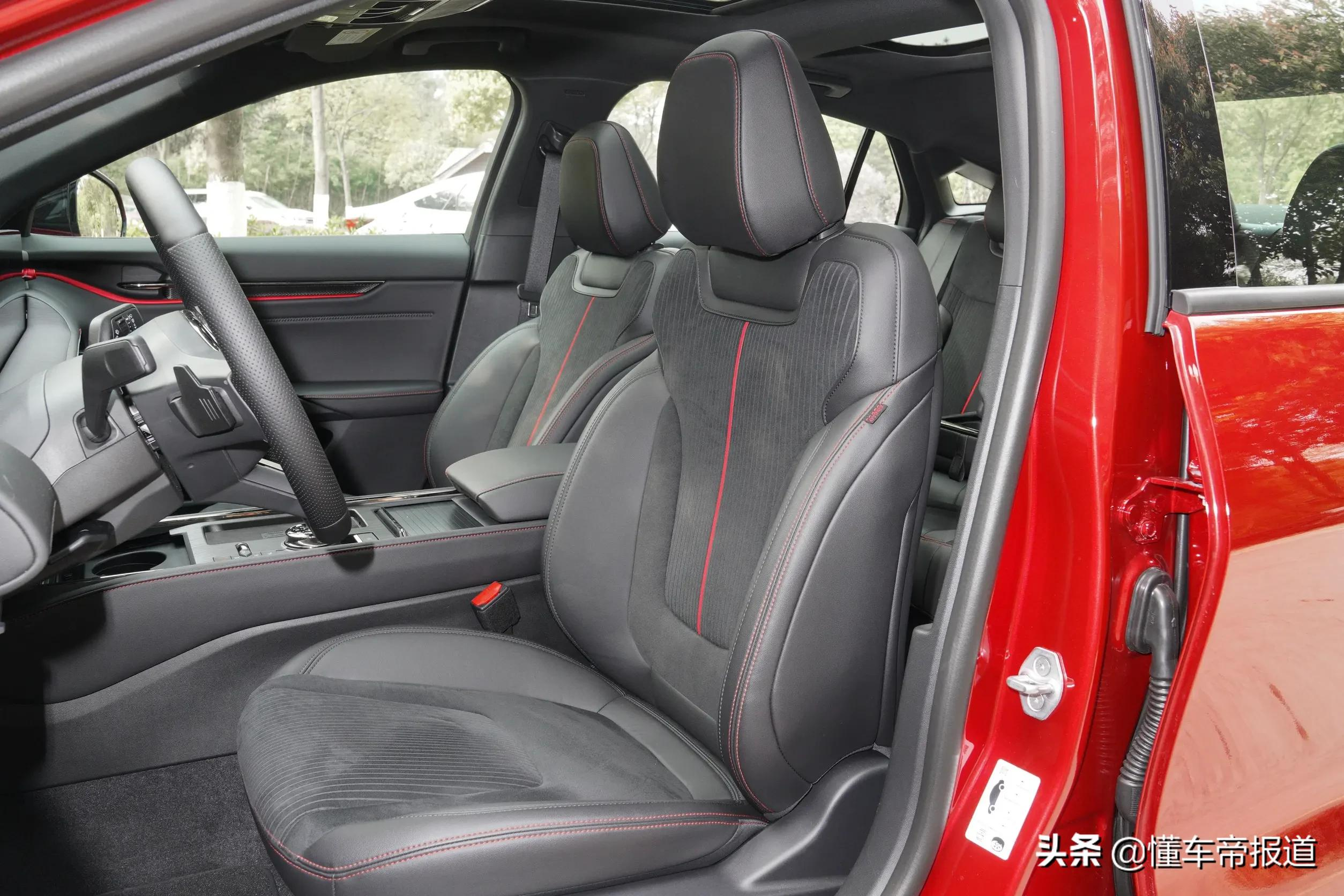 新车 | 挑战同级“销冠”有戏吗？新一代福特蒙迪欧对比丰田凯美瑞