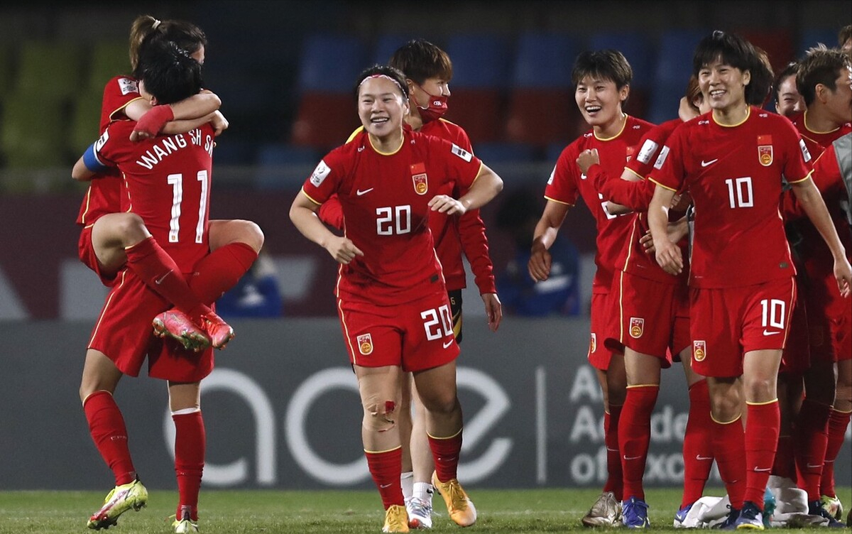 中国女足买球 3球惊天逆转夺冠，亚足联重奖中国女足2人，夺冠奖金曝光破纪录