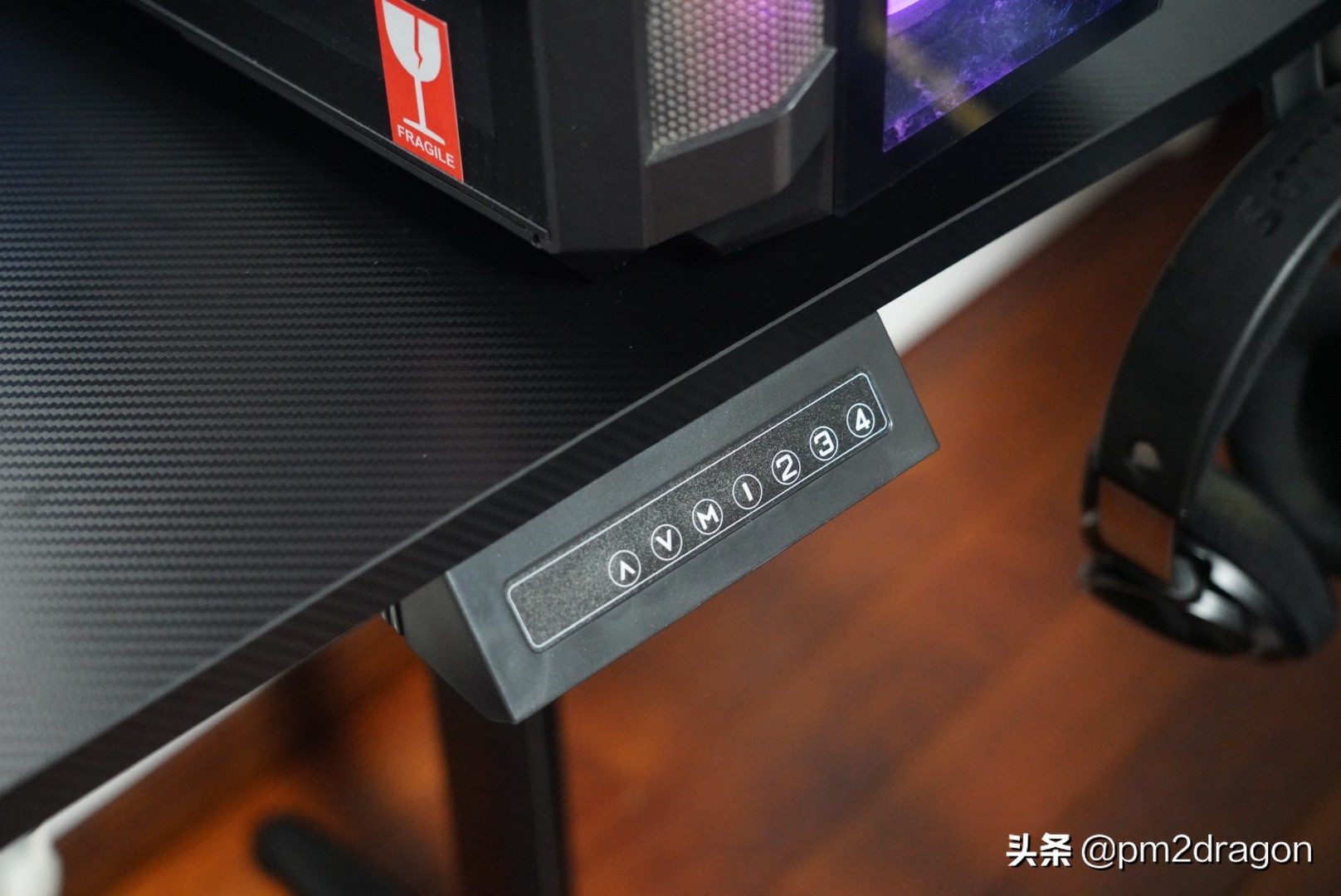 入手PUBG职业玩家同款--安德斯特未来战士升降桌+战神王座电竞椅