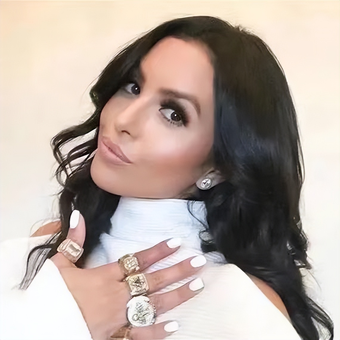 谁是马克加索尔的姐姐（还记得科比的遗孀瓦妮莎吗？胜诉不屑要赔偿？）