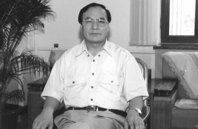 “内蒙古第一巨贪”：工作7年，贪污30亿，赃款大部分拿去赌