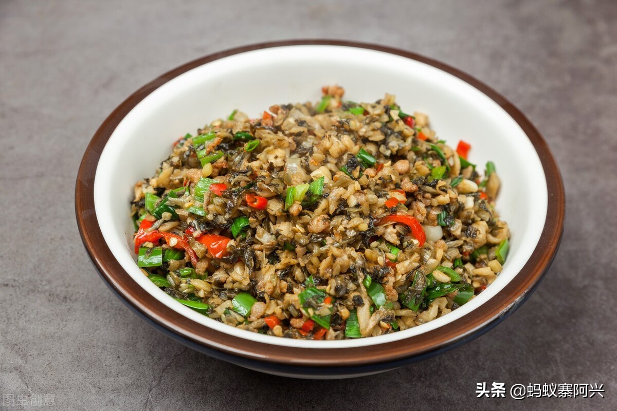 湖南最出名的10道菜，你吃过几种？其中剁椒鱼头已经名声在外了