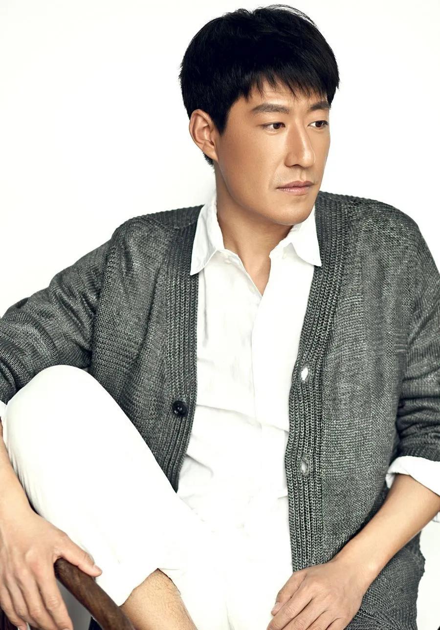 于震:娶小13岁辛月,婚后连生三胎,如今一家五口其乐融融