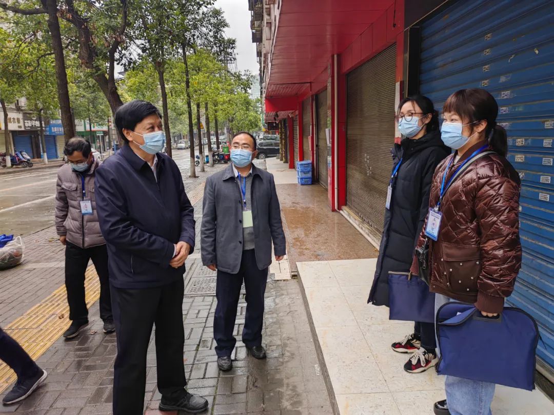 ​李万千深入联点和机关包保社区督导疫情防控工作
