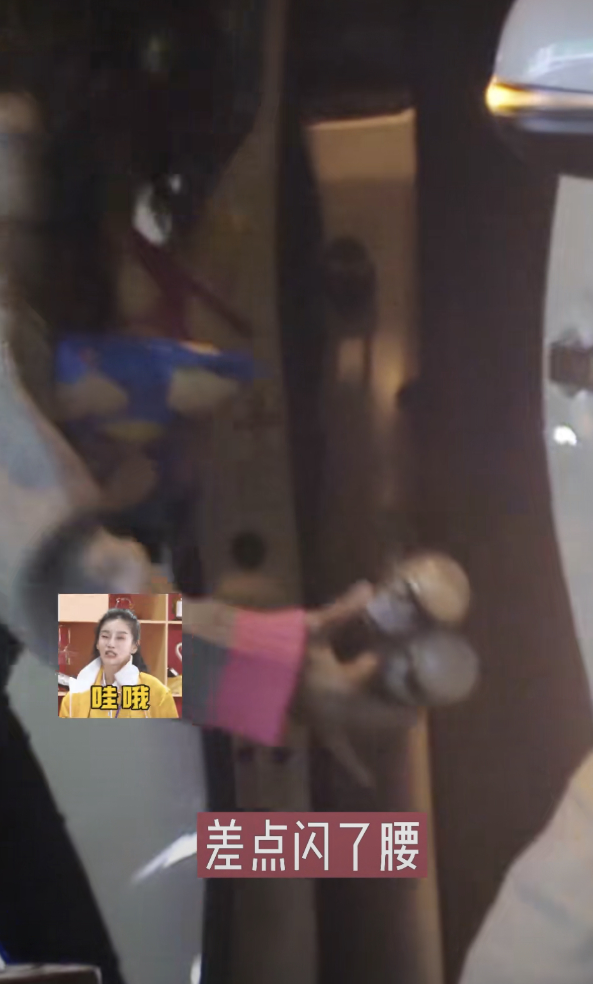 baby离婚后忙带娃,陪小海绵逛街看电影,素颜出镜黑眼圈难掩憔悴