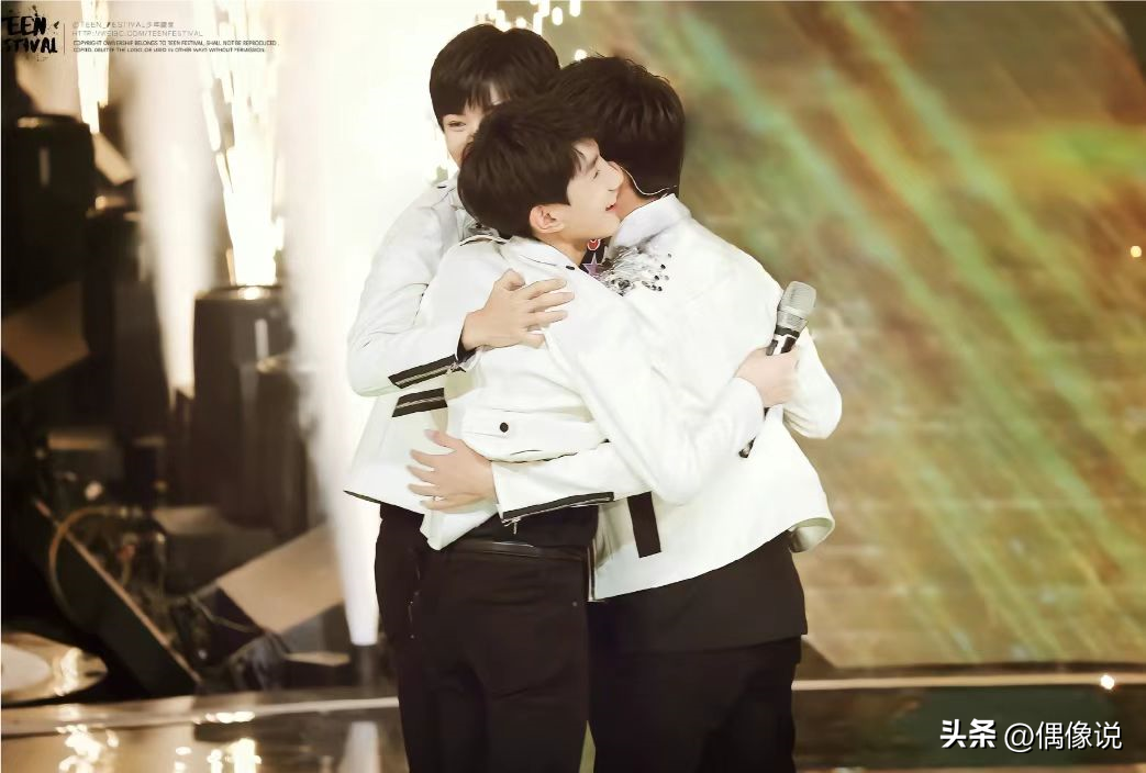 exo成员资料简介12人鹿晗老爸个人资料