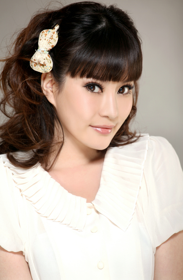 数年后再看袁茵,才明白她为何抛弃侯耀文,转身投入戴志诚的怀抱