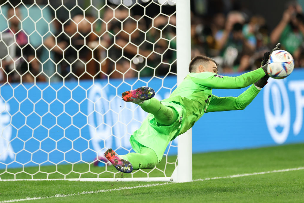 世界杯神级门将（卡塔尔世界杯中那些一战封神的门将）-华海博客