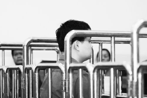 2003年，湖南女教师宿舍死亡，经鉴定男友促其死亡，法院却判无罪