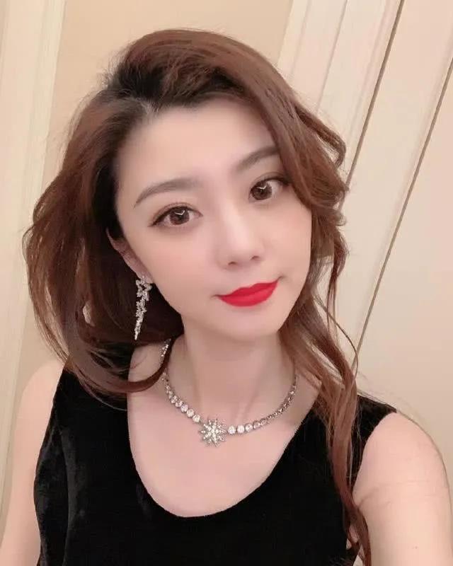 费沁雯的老公是谁 – 抖音库