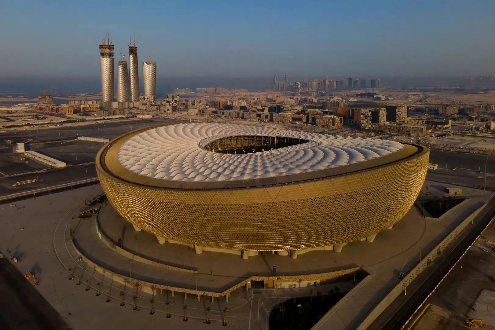 卡塔尔世界杯bim(大国实力的体现，中国建造的建筑竟然印上了这么多国家的钞票)