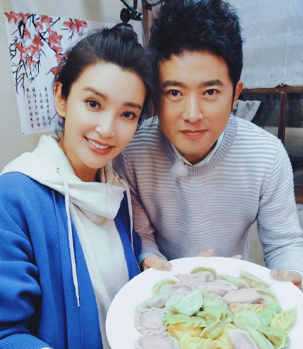 4元成本卖上千，一盘毛肚380，这些明星坑起粉丝来真不手软