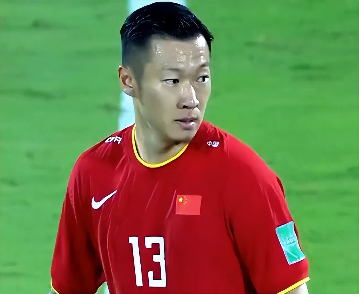 此前国足中场大将徐新接受采访时,谈到12强赛输给越南,表示国足即便没