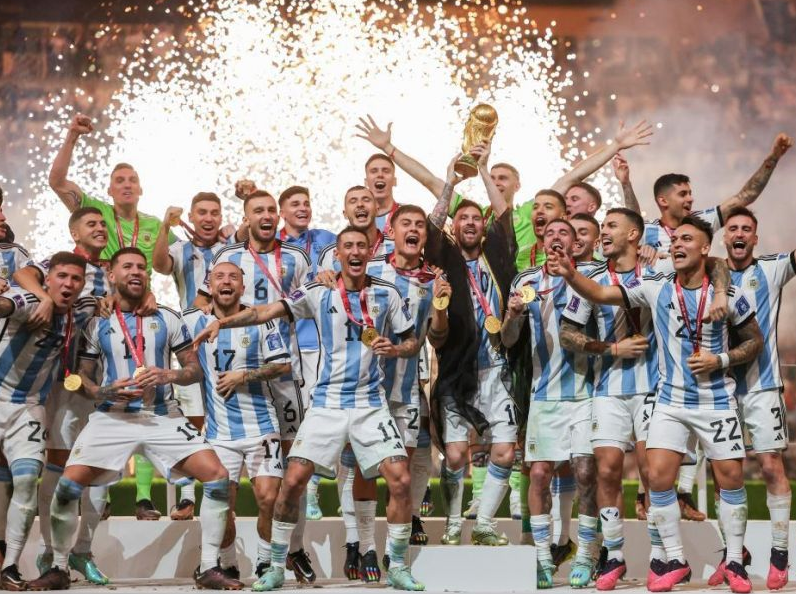 马拉多纳足球世界杯冠军（马拉多纳、肯佩斯、帕萨雷拉、梅西，谁才是阿根廷世界杯第一人？）