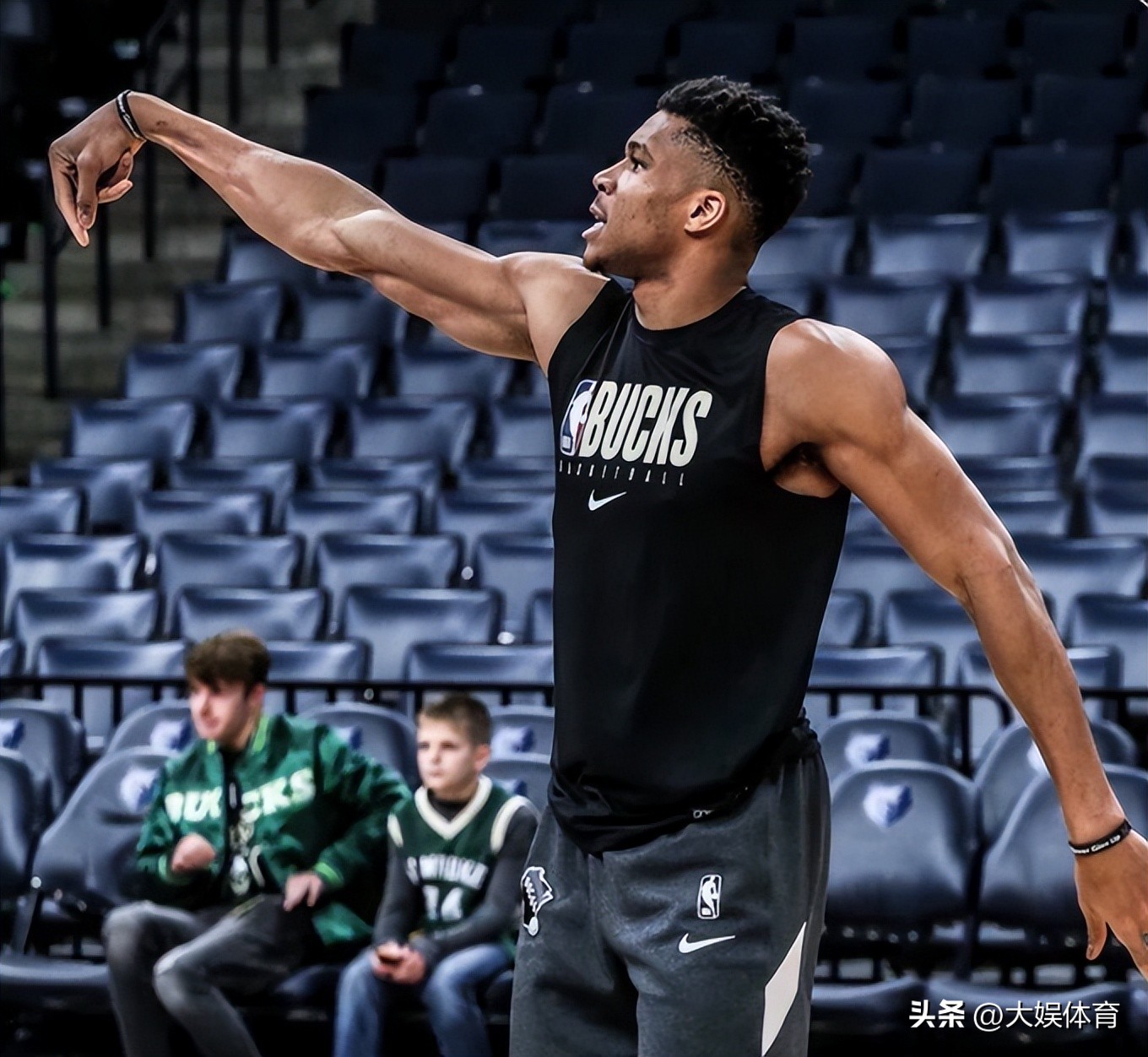 nba哪些队比较厉害（NBA官方公布球队最新实力榜单，雄鹿队高居第一位，尼克斯第五位）