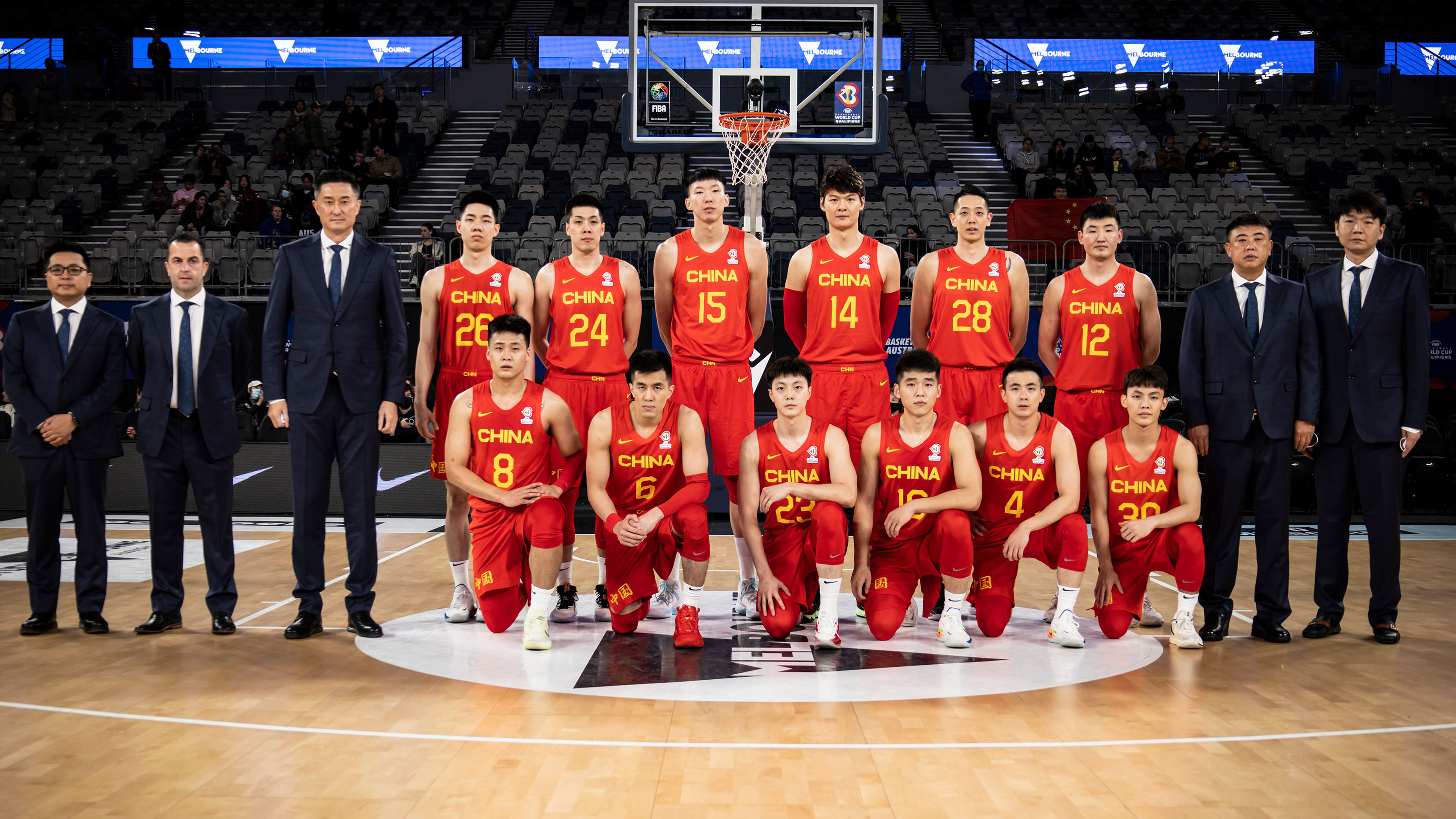 nba为什么不打联赛(男篮插画纷争，辽粤球迷都“输”了，为什么NBA不会出现？)