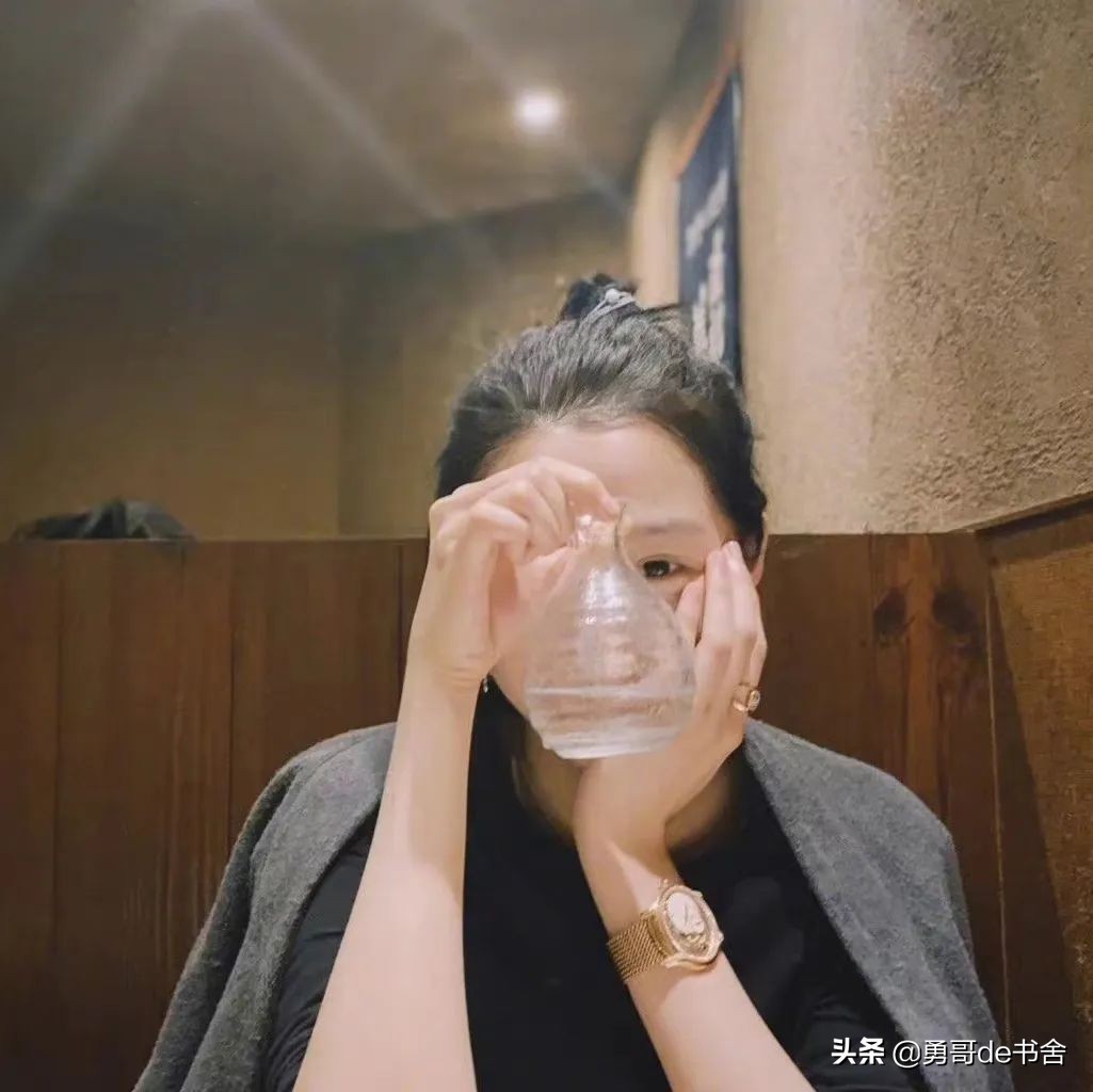 王心凌7位数名表上热搜，台北上亿豪宅首曝光，姐不是白红的