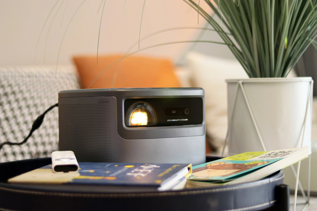 什么软件能世界杯投屏（2022如何沉浸式看世界杯？用投影仪大屏看球赛简直不要太舒服）