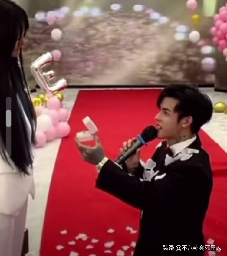 网红为了火干过的离谱事：痞幼把小姑当亲妈，殷世航租个人当亲爹