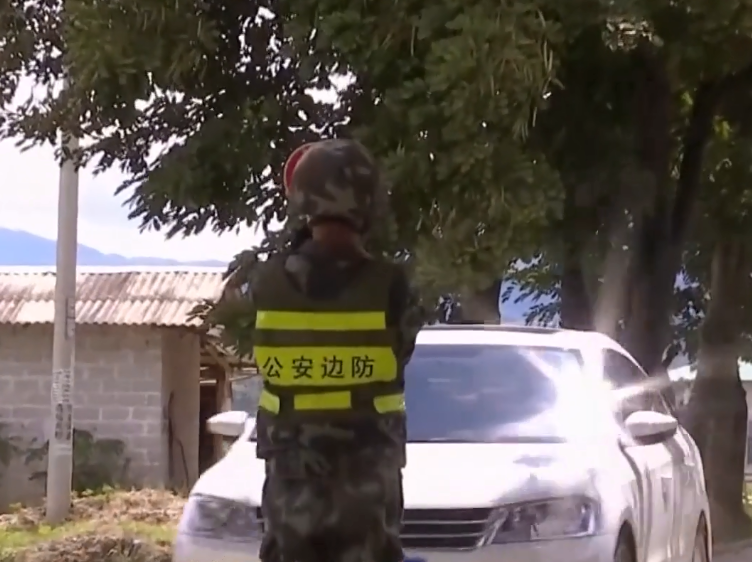 三辆豪车带老人小孩云南旅游，引起警方怀疑，多人被判死刑