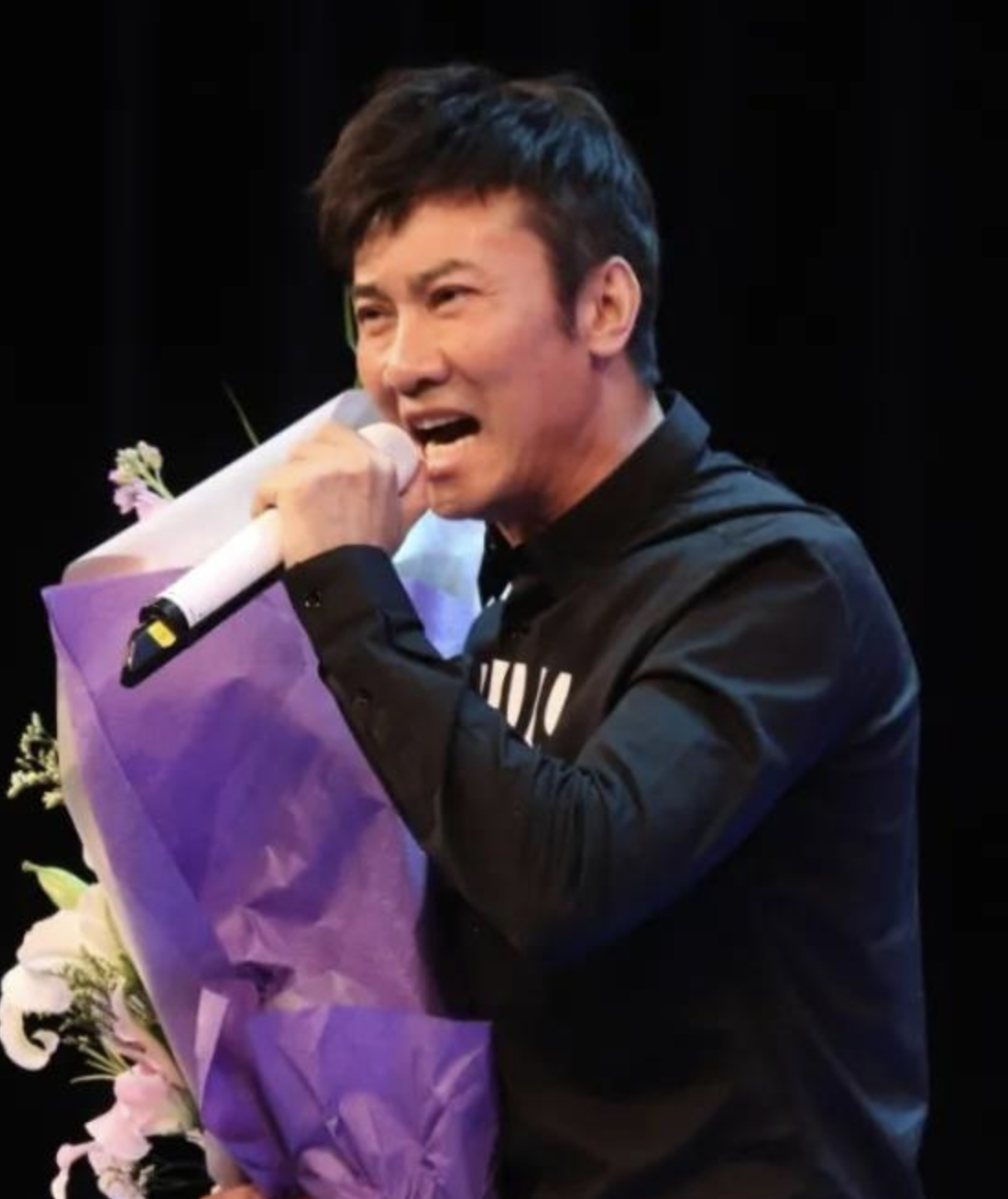 歌手江涛：妻子打工支持他唱歌，成名后宠爱妻子，孝顺岳母