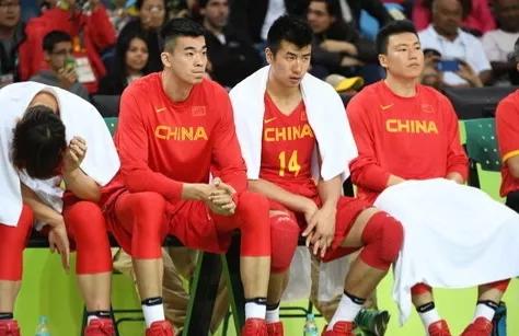 2016男篮奥运会中国队（16年奥运会，中国男篮阵容都有谁？多人遭遇大伤，有人成为经纪人）