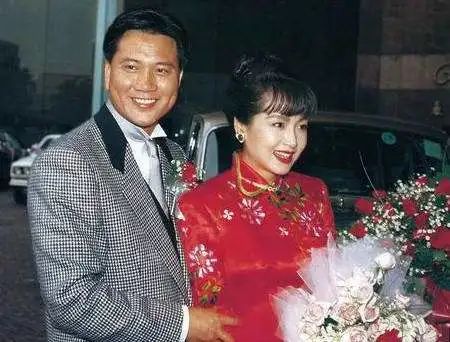 “离婚后至今单身”的15位女星，各有各的心酸，有人差点自杀