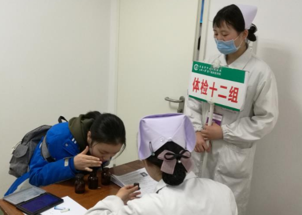 高考体检时学生需全部脱光？高三学生被吓坏，医生：我也不想看