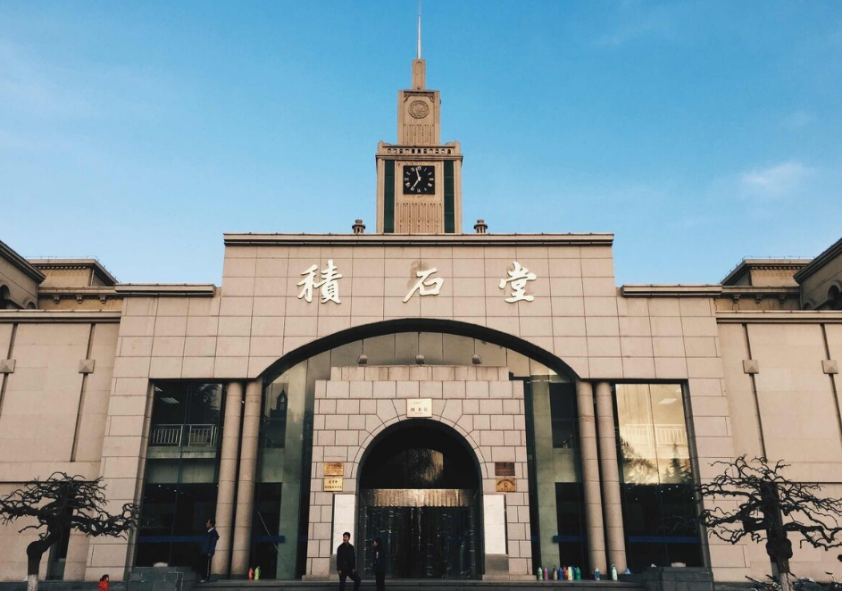 “末流985”VS“顶级211”谁更强？过来人：两财一贸比兰大高50分