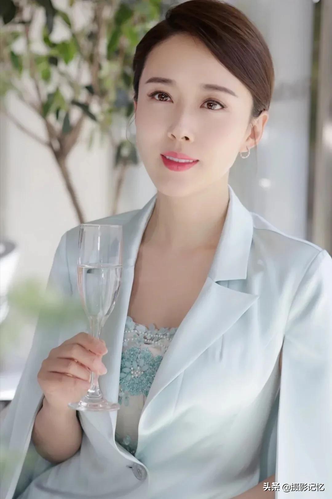 颜丹晨：近来好吗，丹晨姐