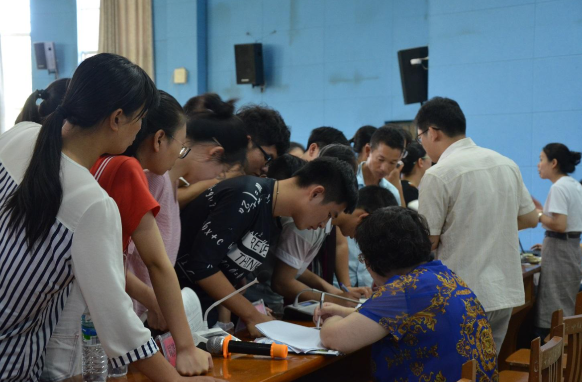 “省内院校”vs“省外院校”，到底应该如何选择，一学期后见分晓