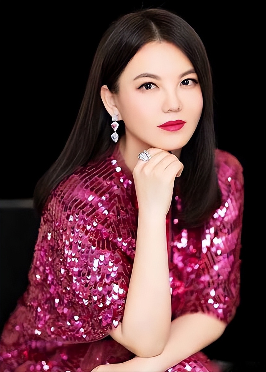 李湘,从一姐到富豪再到消失不见