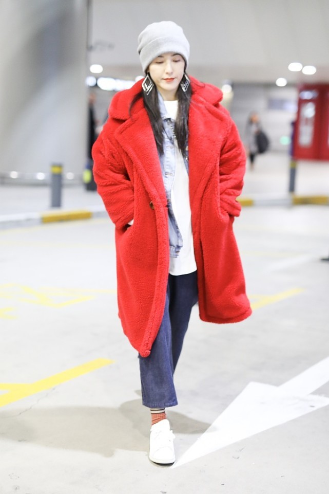 借鉴女明星的红色造型