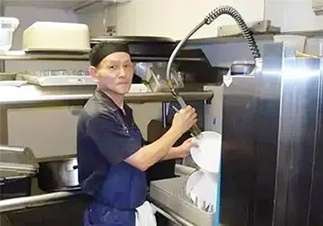 上海知青赴日本打黑工，只为供女儿留学，在纽约疫情中他写下遗嘱