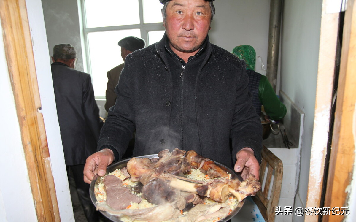 风靡中亚的马肉，比牛羊肉更有营养，为什么中国人却很少吃？