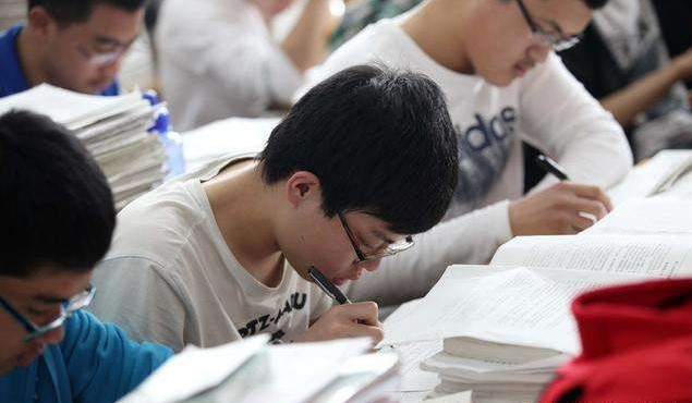 考上985、211大学有多不容易？班主任给出答案，底层父母很心酸