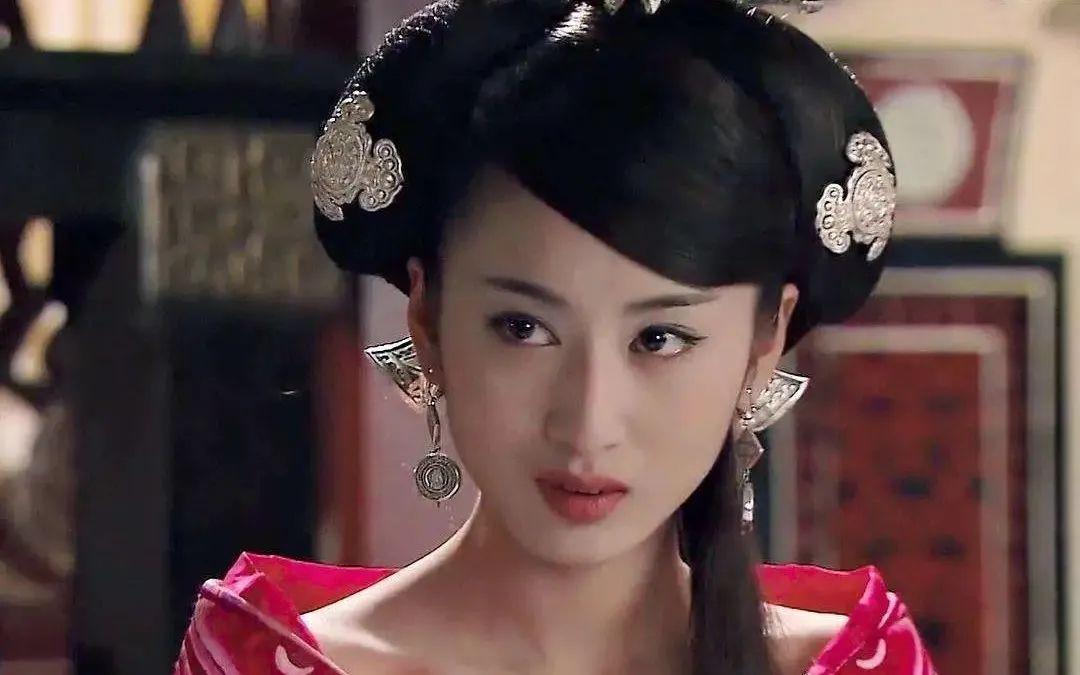 一脸清纯无辜,却演起"蛇蝎美人",这8位女演员一个比一个狠