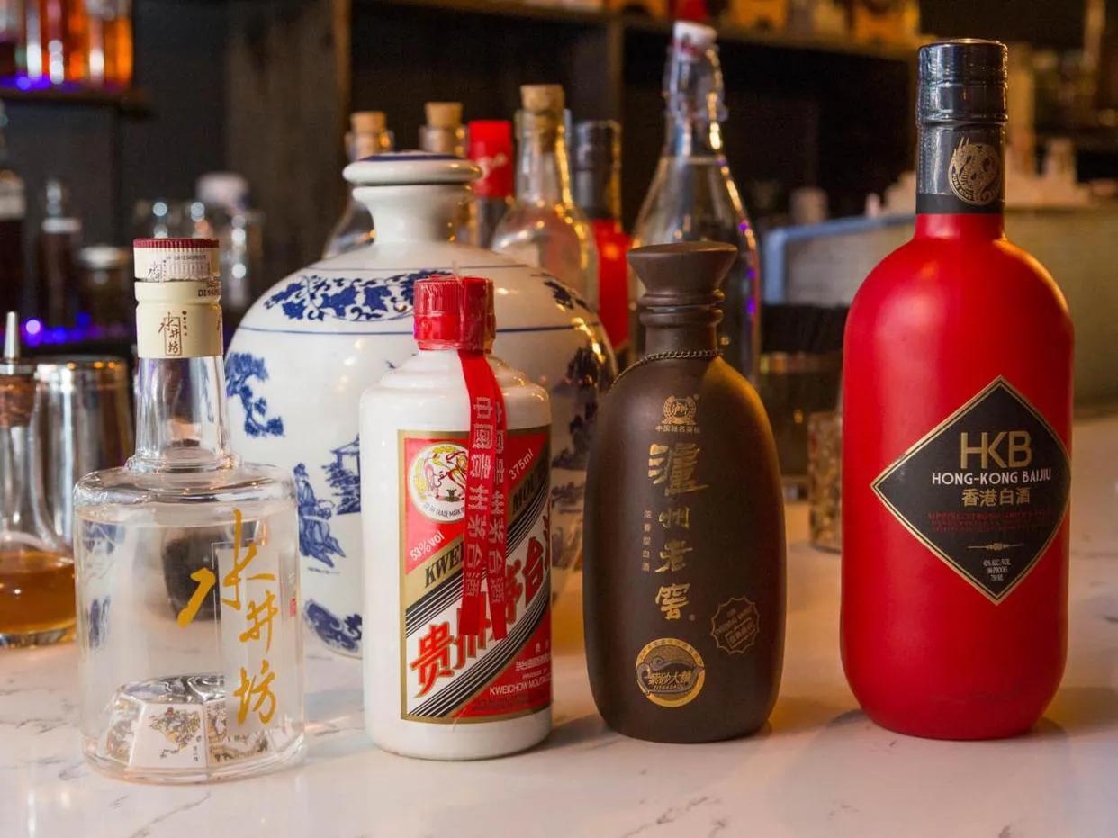 送爸妈什么酒最好（春节送长辈什么酒好）
