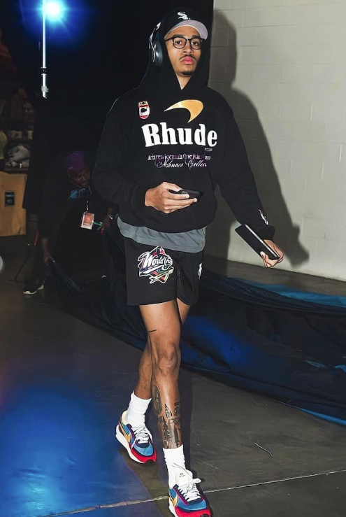 NBA金州勇士Jordan Poole脚踩Sacai、Travis Scott各样爆款球鞋
