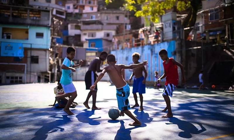 巴西世界杯5(街头足球——巴西5夺世界杯和世界足球先生的DNA密码)